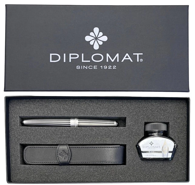Diplomat Aero Fountain Pen Gift Set, Stripes 1 Diplomat Aero Fountain Pen Gift Set, Stripes