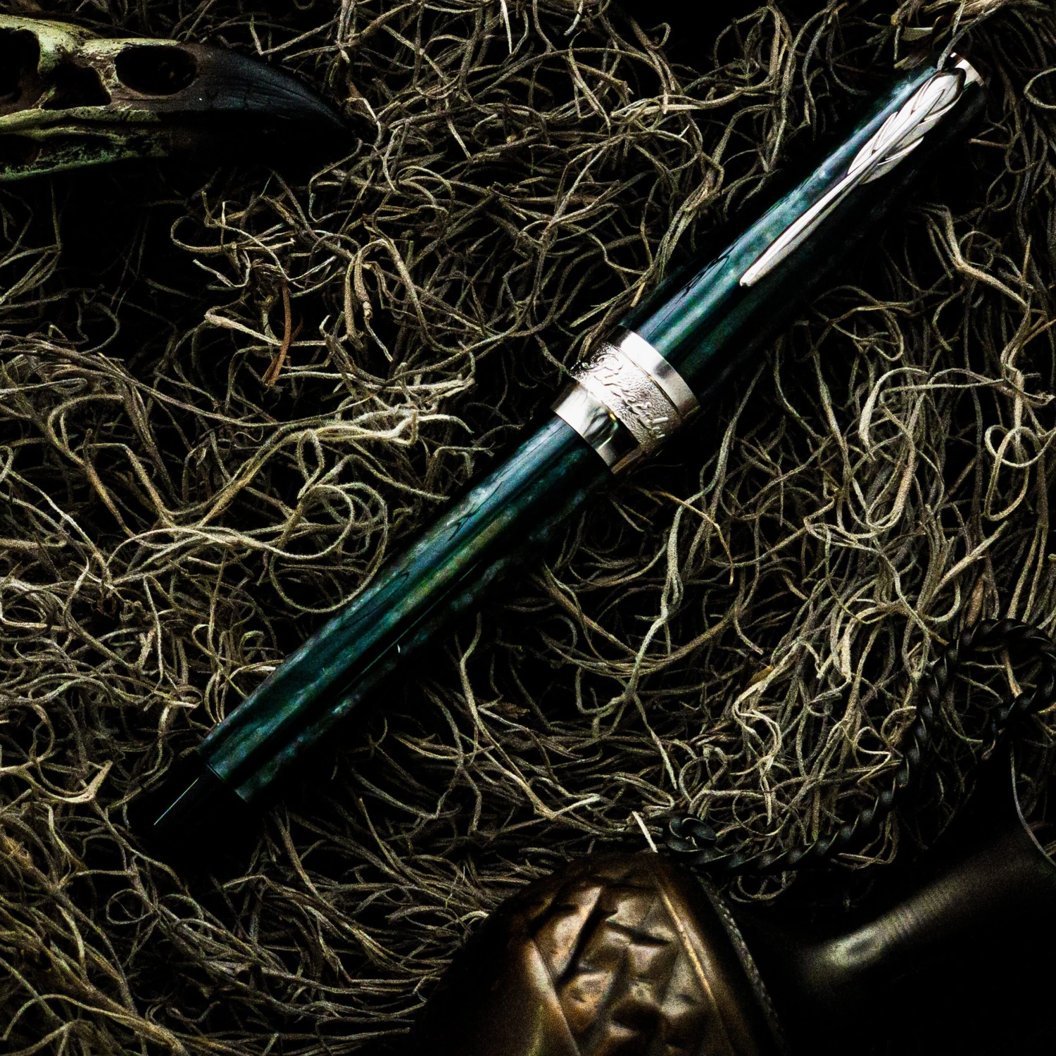 Pineider Arco Desert Beetle Rollerball Pen, Green & Black 2 Pineider Arco Desert Beetle Rollerball Pen, Green & Black - Image 2