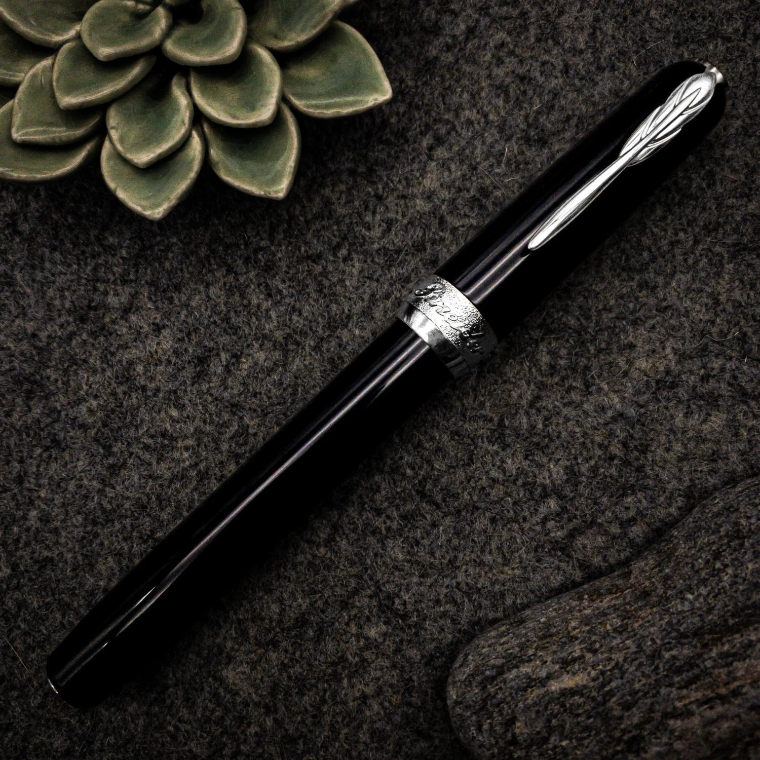 Pineider La Grande Bellezza Gemstone Rollerball Pen, Stone Black 3 Pineider La Grande Bellezza Gemstone Rollerball Pen, Stone Black - Image 3