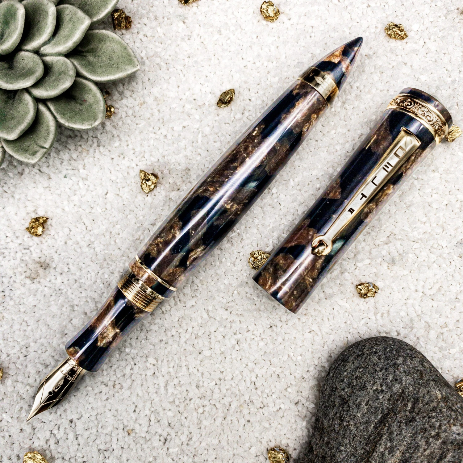 Delta 39 + 1 Anniversary Limited Edition Fountain Pen 1 Delta 39 + 1 Anniversary Limited Edition Fountain Pen
